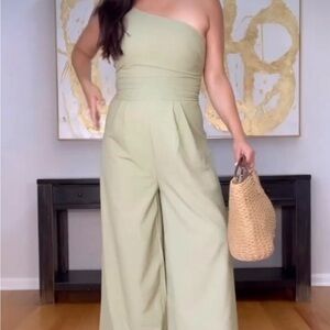 Jumpsuit in sage green